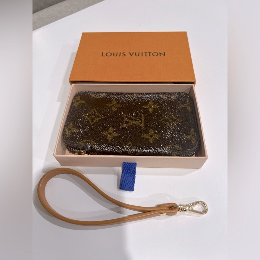Vintage Louis Vuitton Monogram Zipper Key Holder w Box